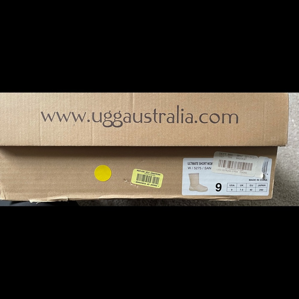 UGG ultimate short women’s boots. Like new